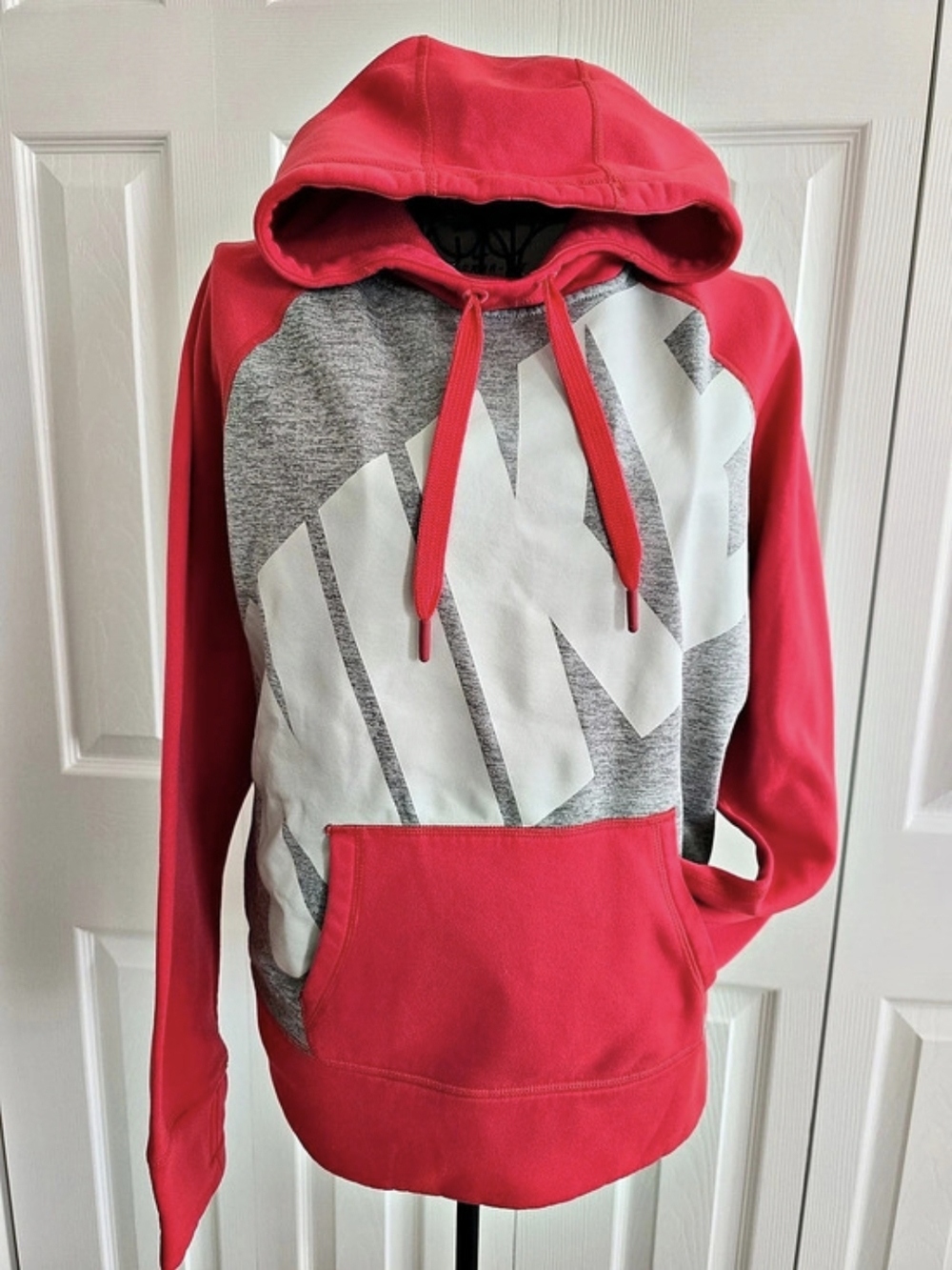 Nike Therma-FIT Graphic Pullover Hoodie Red & Gray Ladies Size M